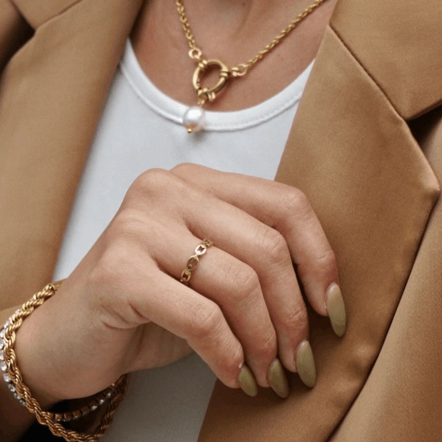 Billy Dainty Chain Ring
