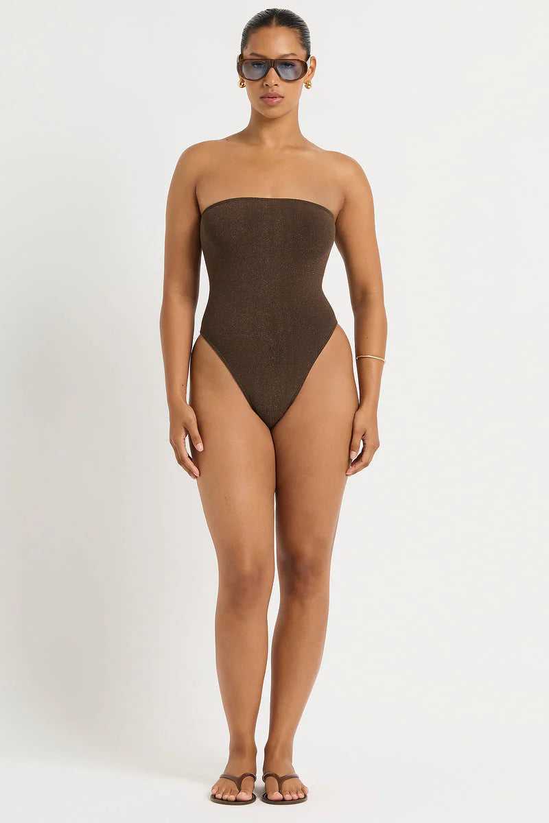 Fane One Piece - Walnut