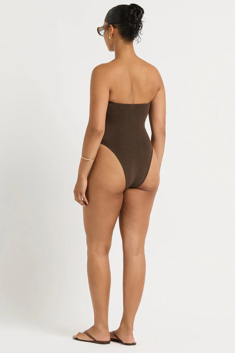 Fane One Piece - Walnut