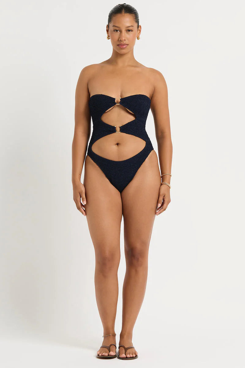 Lark One Piece - Onxy