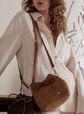 Camel Closure Purse
