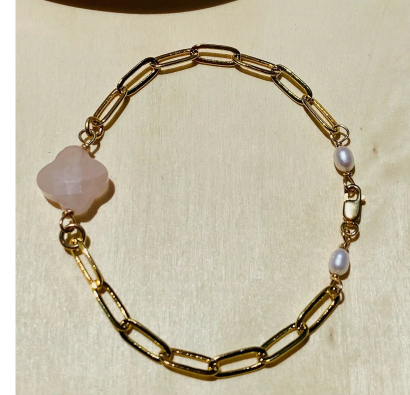 Clover Mother of Pearl Braclet